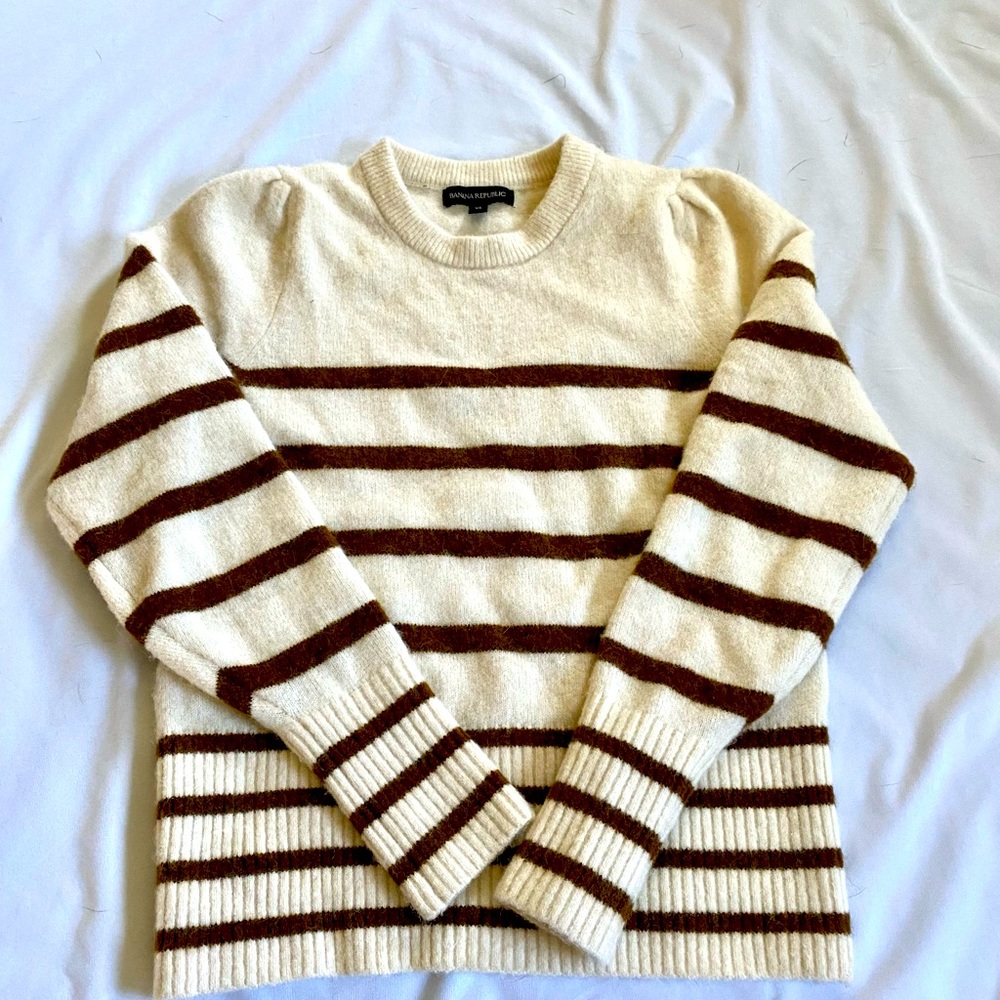 Banana Republic brown/crm sweater